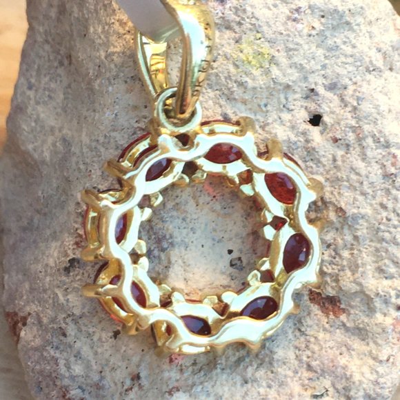 Genuine Ruby Circle Pendant 9K Yellow Gold ~2cts Real Gemstones - Picture 16 of 16